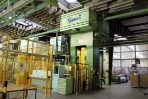 Винтовой пресс Gamei - 1300 тонн