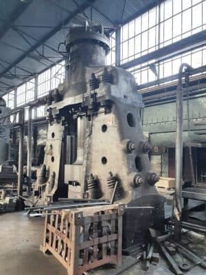 Ковочный молот Huta Zygmunt MPM 16000 - 17500 кгм (Фото 4)