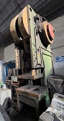 Пресс с C-образной станиной Stanko KM2134A - 250 тонн (Фото 1)