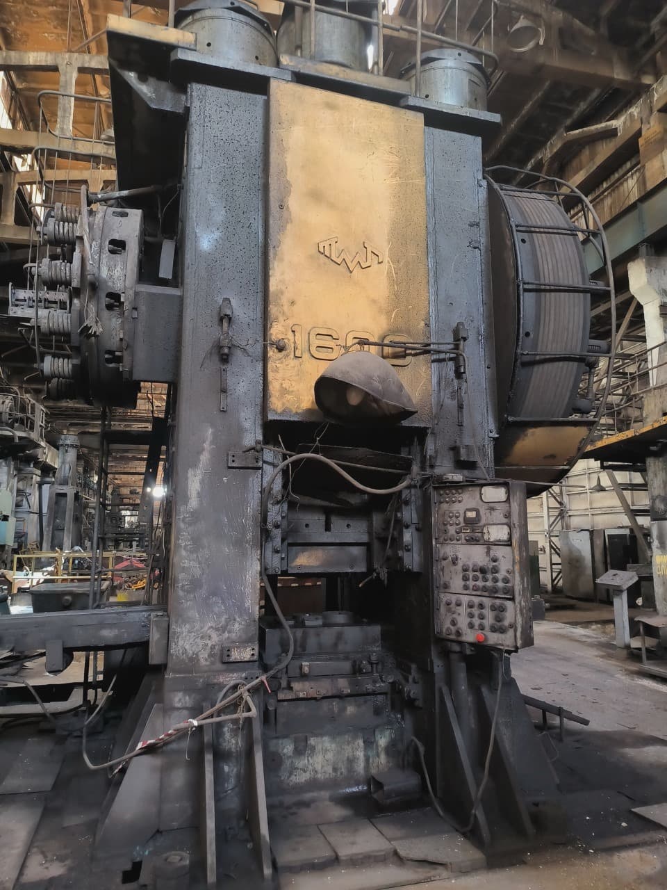 Горячештамповочный пресс TMP Voronezh KB8042 - 1600 тонн