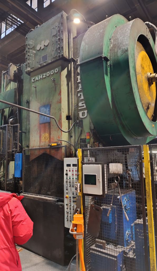 Горячештамповочный пресс Komatsu CAH2000 - 2000 тонн (ID:76397) - Dabrox.com