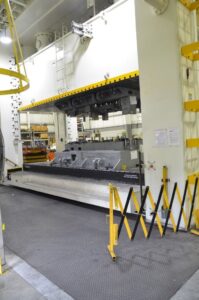 Штамповочный пресс Simpac DE4P1500 - 1500 тонн (ID:76364) - Dabrox.com