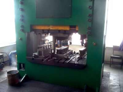 Механический пресс Ravne 630T - 630 тонн (Фото 1)