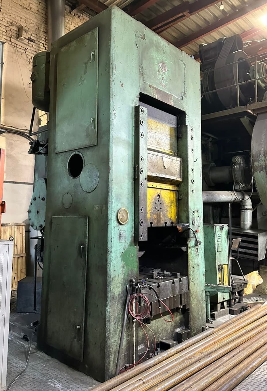 Чеканочный пресс Barnaul K8342 - 1600 тонн