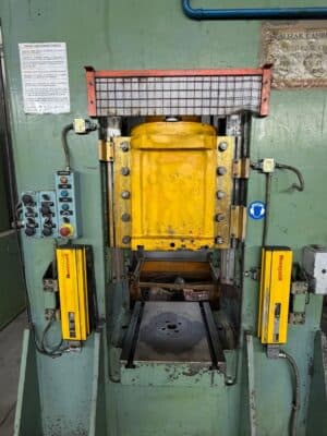 Винтовой пресс Gamei PHG 200/315 - 315 тонн (Фото 4)
