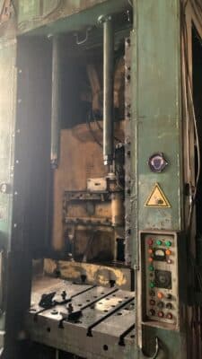 Обрезной пресс TMP Voronezh K2538 - 630 тонн (Фото 1)