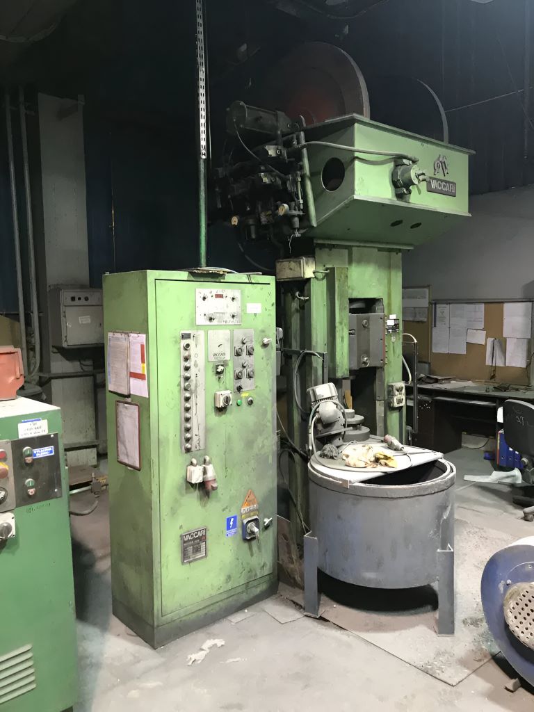 Винтовой пресс Vaccari 6PS - 165 тонн (ID:76313) - Dabrox.com