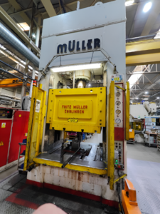 Гидравлический пресс Muller ZE 250/315 - 315 тонн (ID:76141) - Dabrox.com